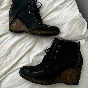 Timberland suede wedge boot size 9